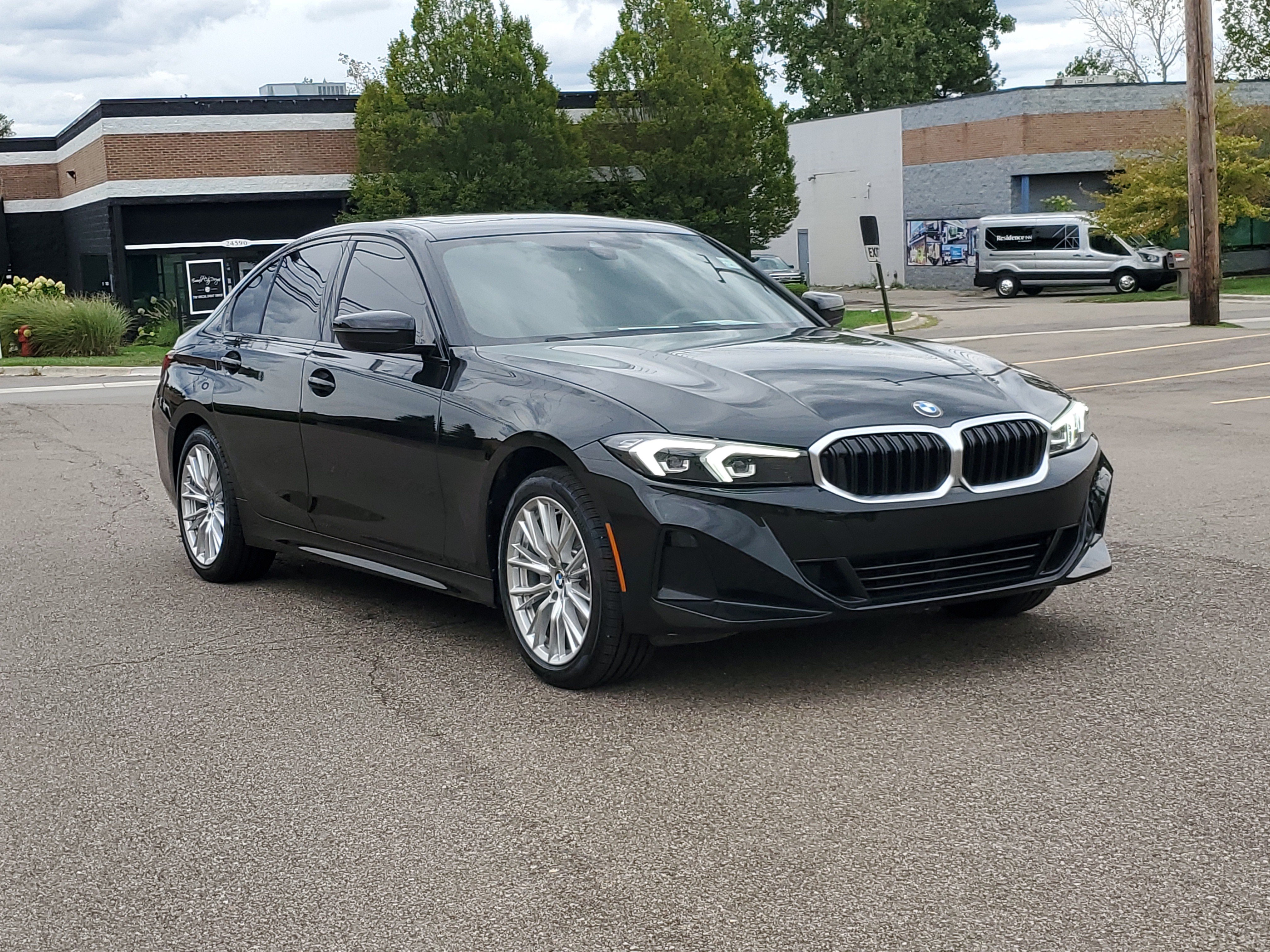 Certified 2023 BMW 330i xDrive Sedan w/ Driving Assistance Package AWD/4WD image 7