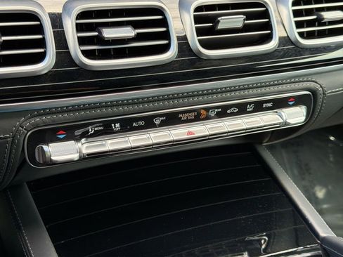 Used 2022 Mercedes-Benz Maybach GLS 600 4MATIC image 9