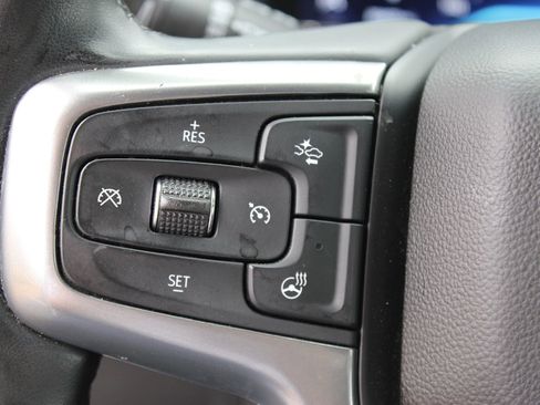 Used 2023 Chevrolet Suburban Premier AWD/4WD image 18