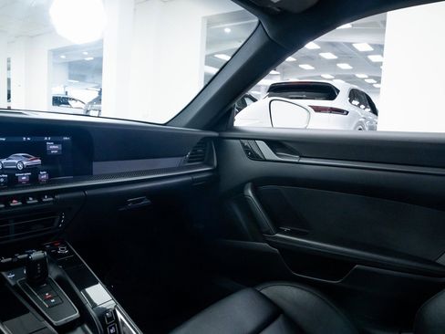 Used 2020 Porsche 911 Carrera S image 10