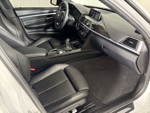 Used 2018 BMW 330i Sedan RWD image 16