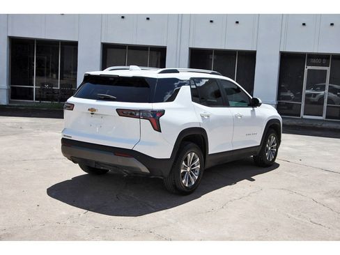 Used 2026 Chevrolet Equinox LT w/ Convenience Package II FWD image 6