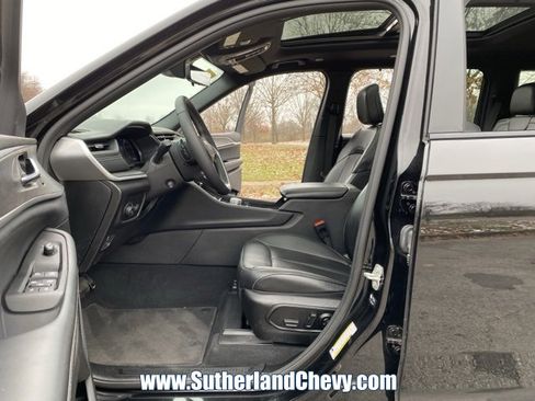 Used 2024 Jeep Grand Cherokee L Limited w/ Luxury Tech Group II image 16