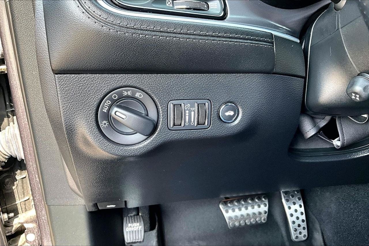 Used 2020 Dodge Challenger R/T Scat Pack RWD image 36