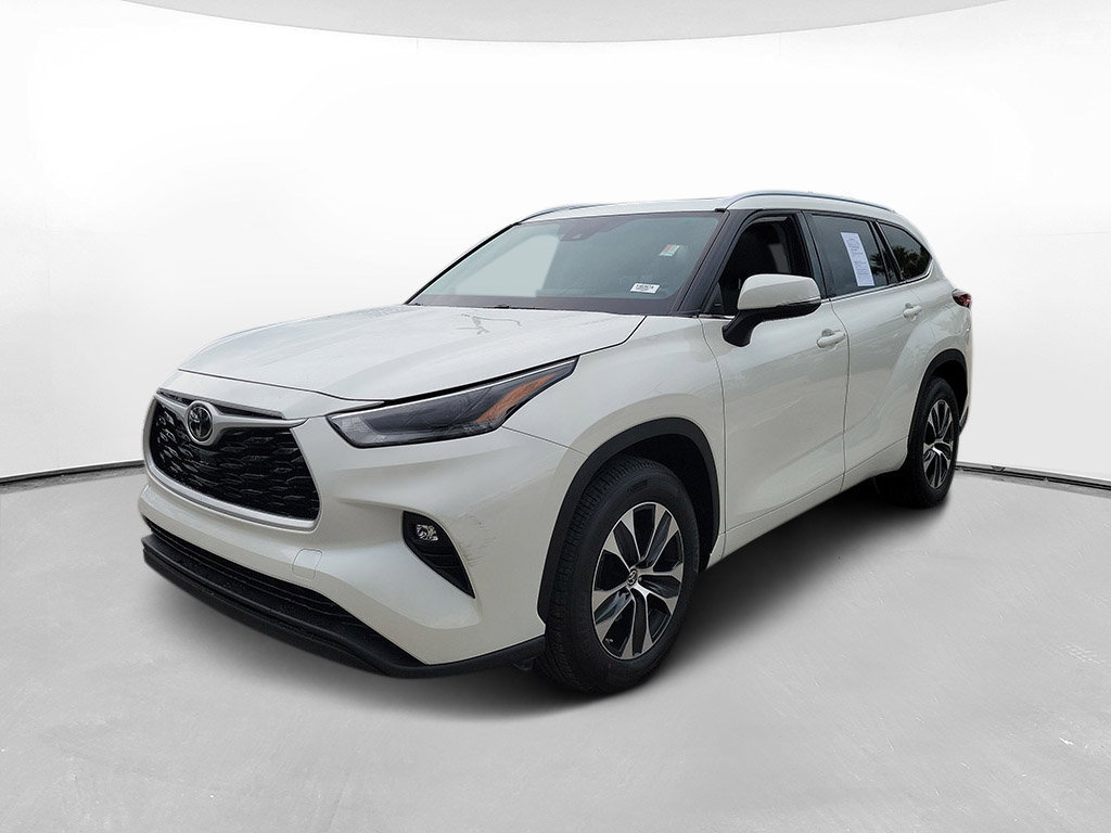 Used 2021 Toyota Highlander XLE FWD 360° Tour