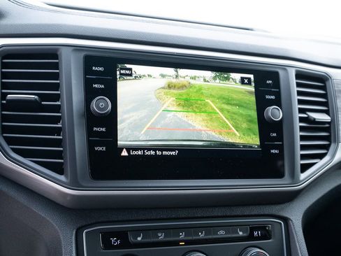 Used 2020 Volkswagen Atlas Cross Sport SE image 37