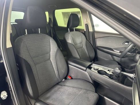 Used 2023 Nissan Rogue SV image 15