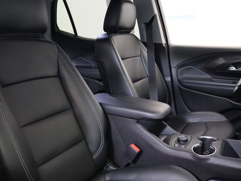 Used 2024 GMC Terrain SLT image 20