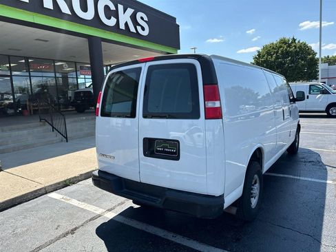 Used 2021 Chevrolet Express 2500 Extended RWD image 8