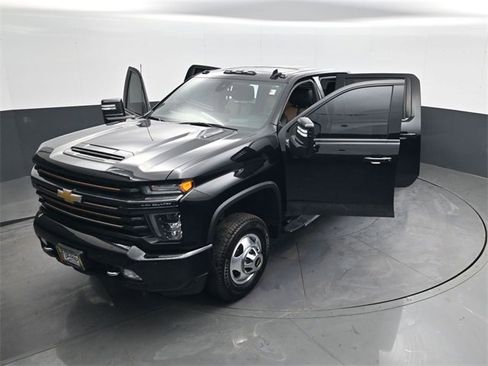 Used 2022 Chevrolet Silverado 3500 High Country image 30