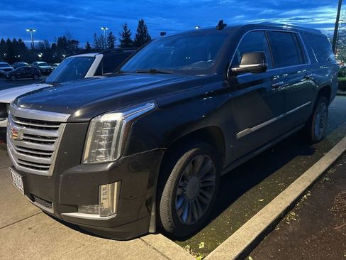 Used 2019 Cadillac Escalade ESV Platinum image 1