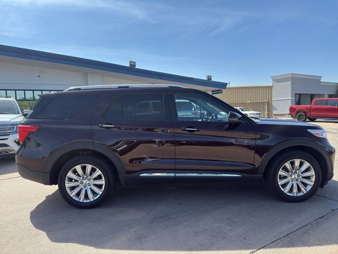 Used 2022 Ford Explorer Limited w/ Limited Technology Package AWD/4WD image 4