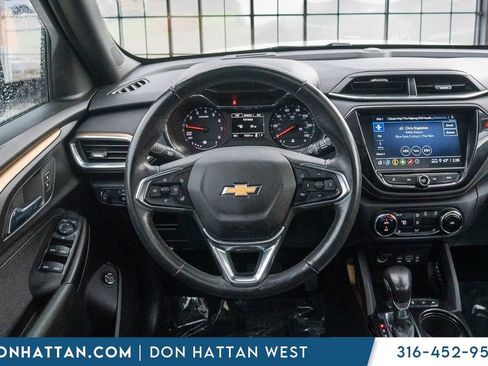 Used 2023 Chevrolet TrailBlazer ACTIV w/ Sun and Liftgate Package FWD image 5