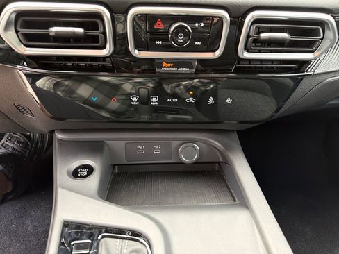 New 2026 Nissan Sentra SV w/ Floor Mat Package FWD image 25