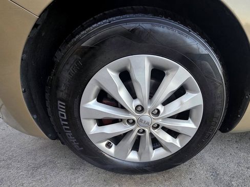 Used 2018 Kia Sedona EX FWD image 13