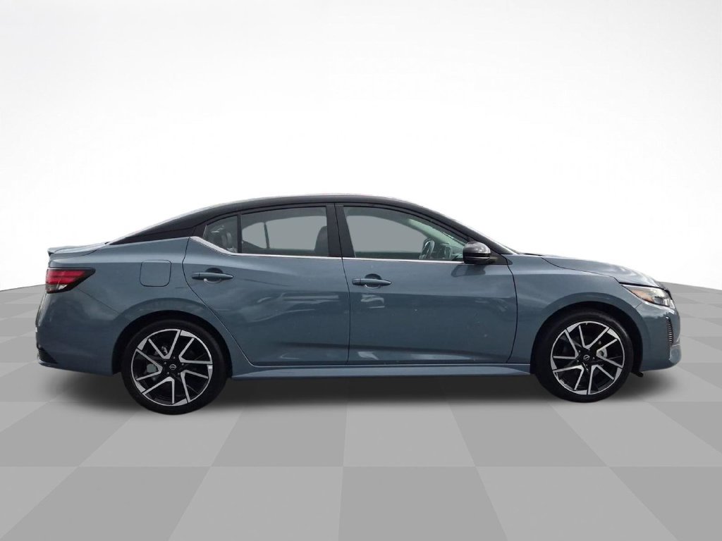 Certified 2025 Nissan Sentra SR w/ SR Premium Package FWD image 4
