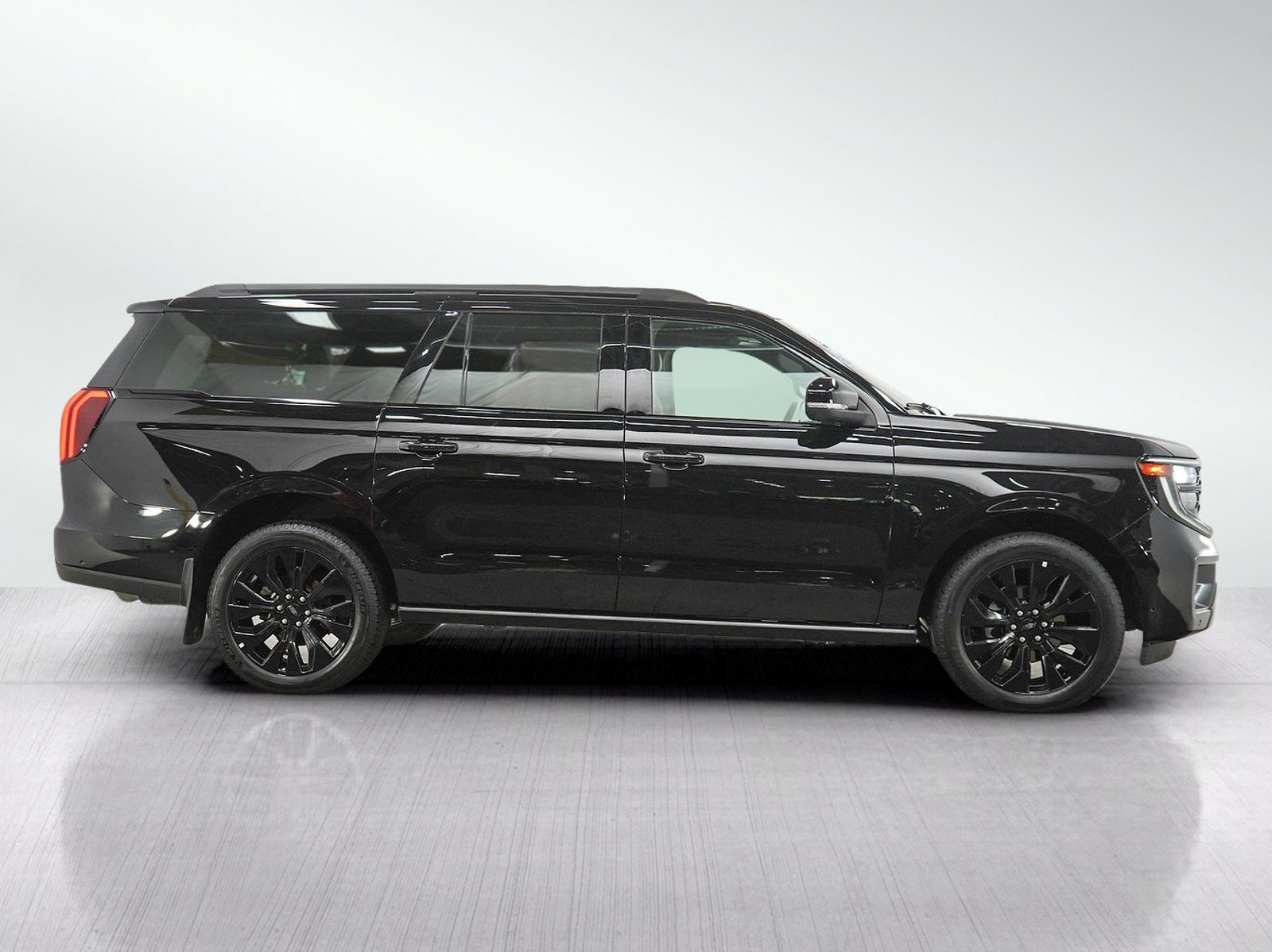 Used 2025 Ford Expedition Max Platinum w/ Stealth Appearance Package AWD/4WD image 7