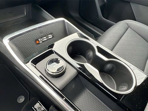 New 2026 Chevrolet Equinox LT w/ Convenience Package II image 24