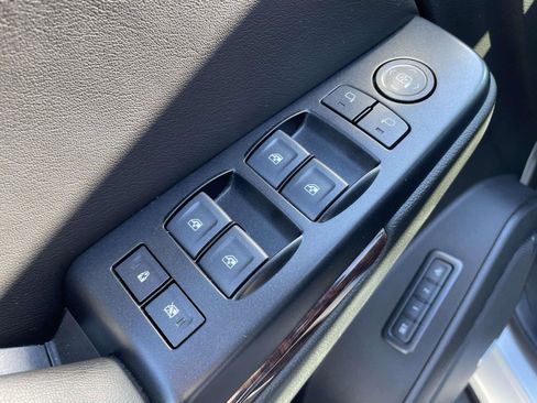 Used 2018 GMC Yukon XL SLT w/ HD Trailering Package image 13