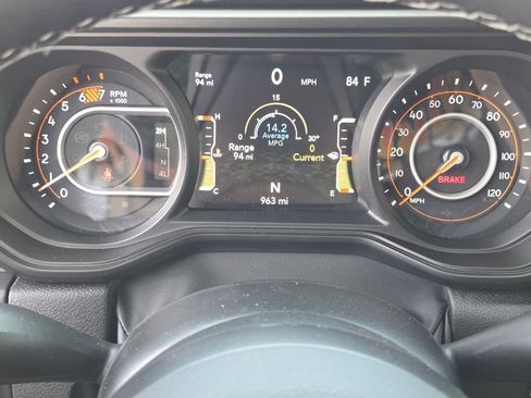 Used 2026 Jeep Wrangler Rubicon AWD/4WD image 36