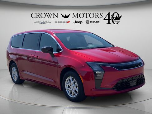 New 2027 Chrysler Pacifica Select FWD image 3