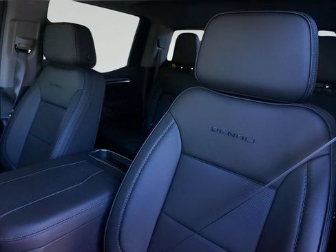 Used 2024 GMC Sierra 1500 Denali w/ Denali Reserve Package AWD/4WD image 10