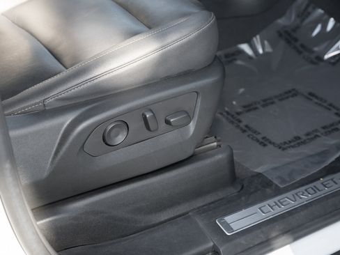 Used 2023 Chevrolet Suburban LT image 46