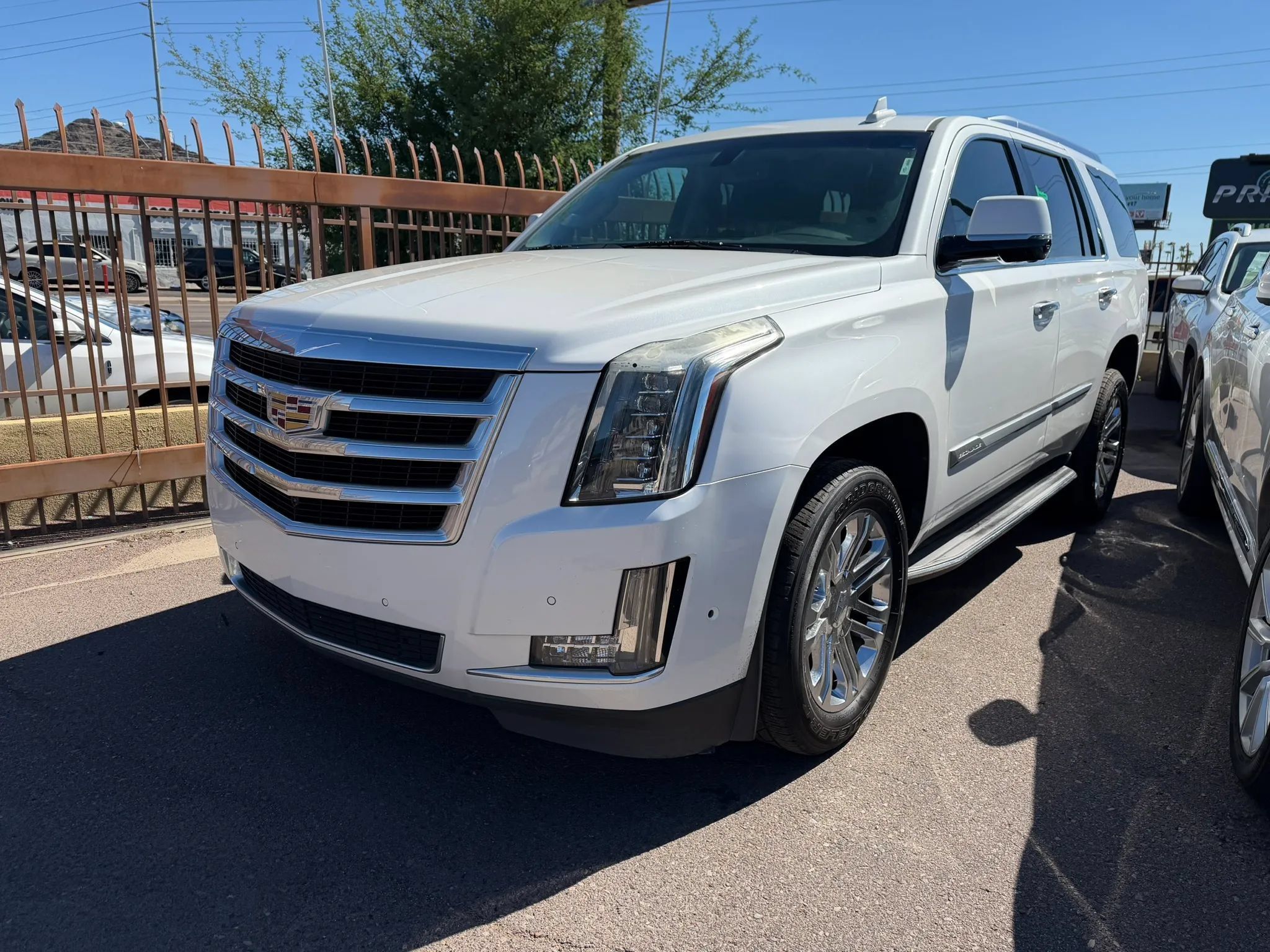 Used 2019 Cadillac Escalade 4WD image 1