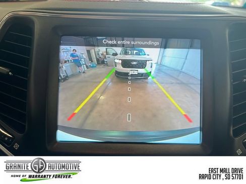 Used 2022 Jeep Cherokee Trailhawk w/ Trailer Tow Group AWD/4WD image 21