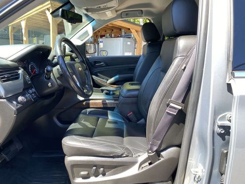 Used 2017 Chevrolet Tahoe LT w/ Luxury Package AWD/4WD image 13