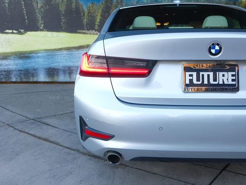 Used 2019 BMW 330i Sedan w/ Driving Assistance Package image 40