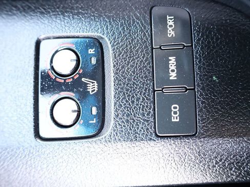 Used 2018 Toyota Avalon XLE image 23