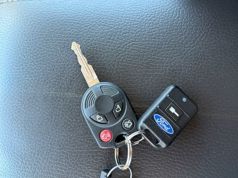 Used 2010 Ford Flex Limited AWD/4WD image 32