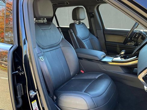 Used 2025 Land Rover Range Rover Sport image 28