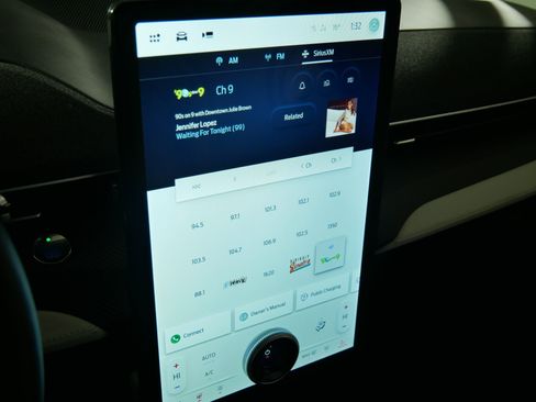 Used 2021 Ford Mustang Mach-E Premium image 22