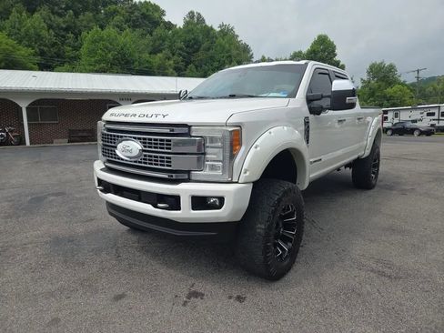 Used 2017 Ford F250 Platinum w/ Platinum Ultimate Package AWD/4WD image 2