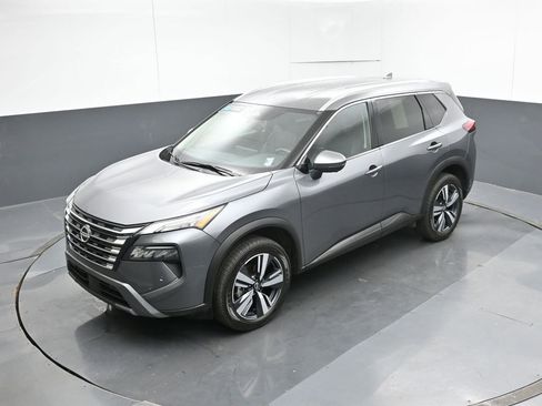 Used 2024 Nissan Rogue SL AWD/4WD image 46