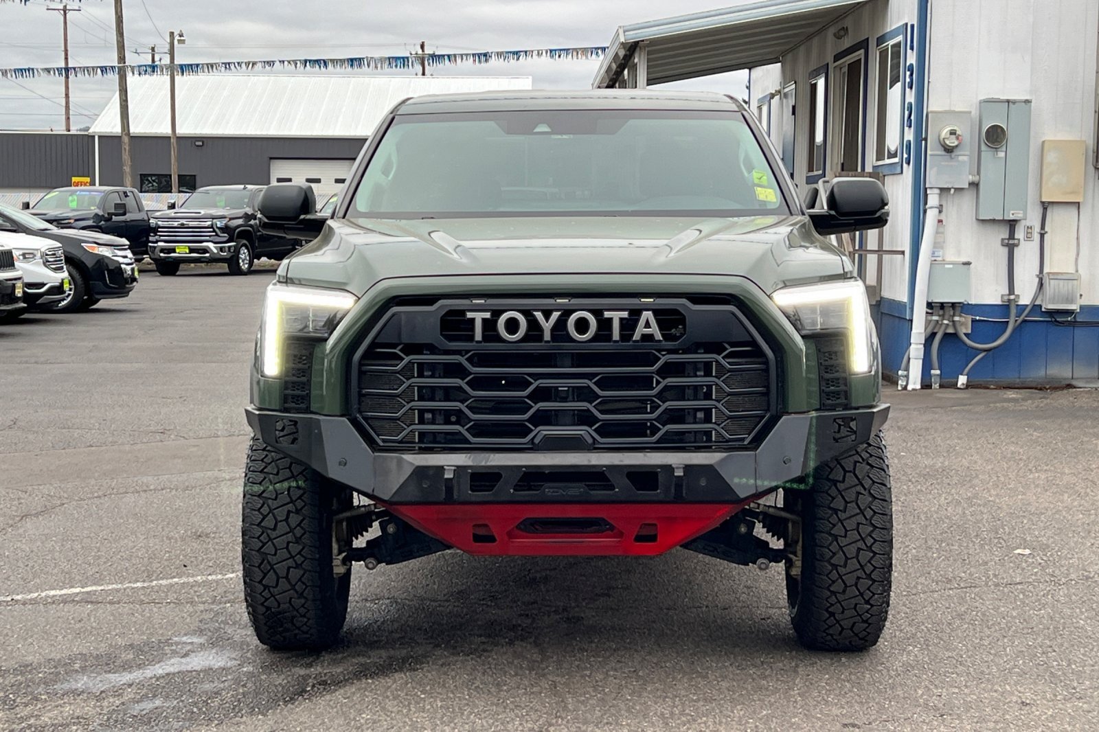 Used 2022 Toyota Tundra SR5 w/ SR5 Convenience Package AWD/4WD image 6