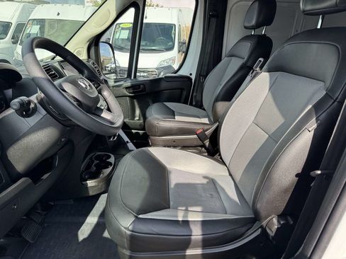 Used 2025 RAM ProMaster 2500 w/ Convenience Group FWD image 26