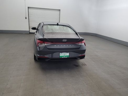 Used 2023 Hyundai Elantra SEL w/ Convenience Package FWD image 6