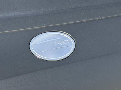 Used 2017 Audi R8 V10 w/ Carbon Exterior Package image 8