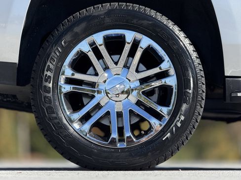 Used 2016 Cadillac Escalade 2WD image 19