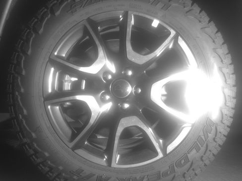 Used 2025 Jeep Compass Trailhawk AWD/4WD image 12