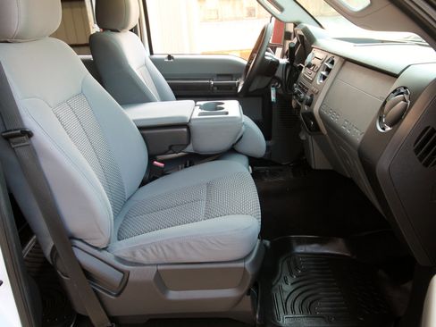 Used 2014 Ford F250 XLT w/ XLT Value Package image 35