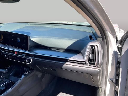 Used 2025 Kia Sorento S w/ Panoramic Sunroof Package FWD image 18