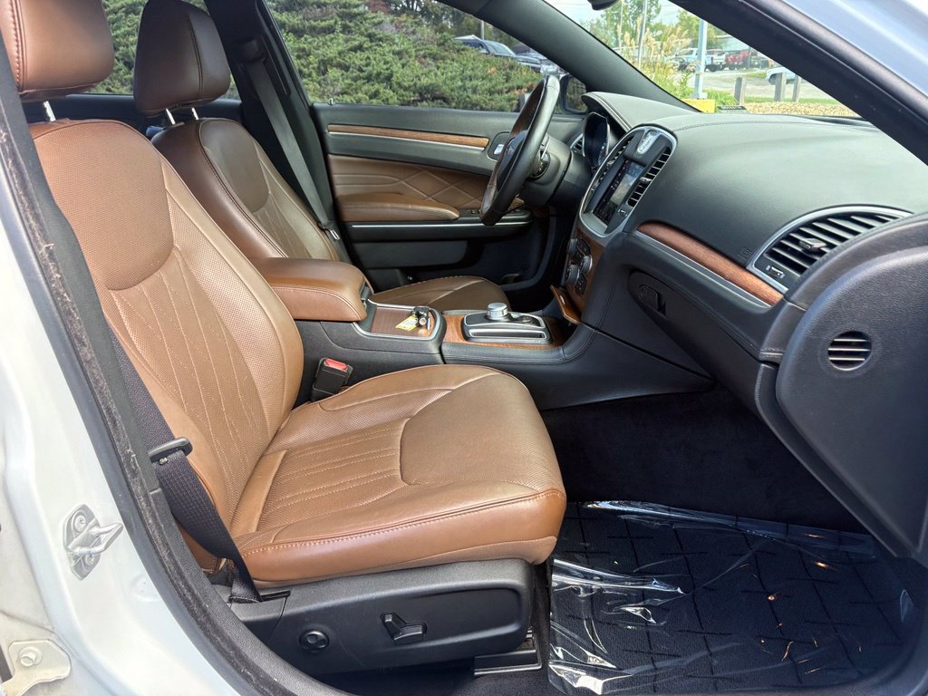 Used 2018 Chrysler 300 C w/ Sun, Sound & Nav Package RWD image 20