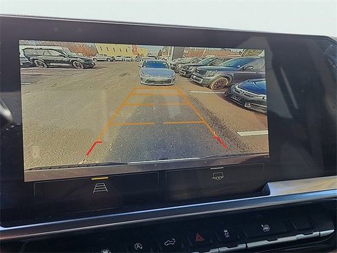 Used 2023 Chevrolet Silverado 1500 LT image 15