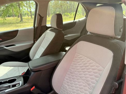 Used 2021 Chevrolet Equinox LS FWD image 13