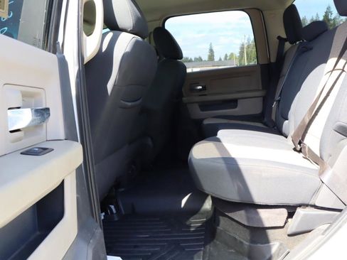 Used 2011 RAM 2500 SLT w/ Technology Group AWD/4WD image 7