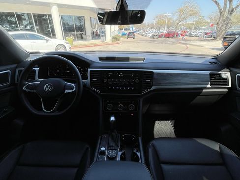 Used 2023 Volkswagen Atlas Cross Sport SE image 12
